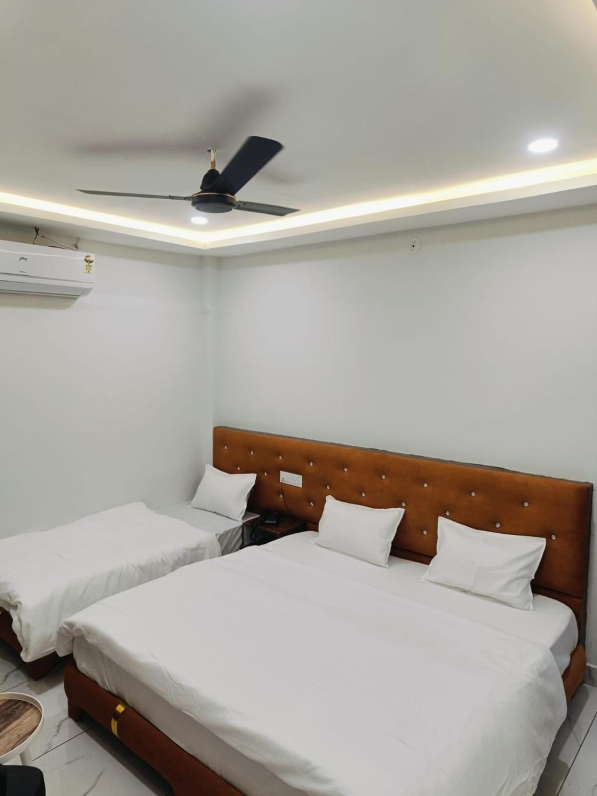 Hotel Shree Kedar Palace Ujjain Zewnętrze zdjęcie