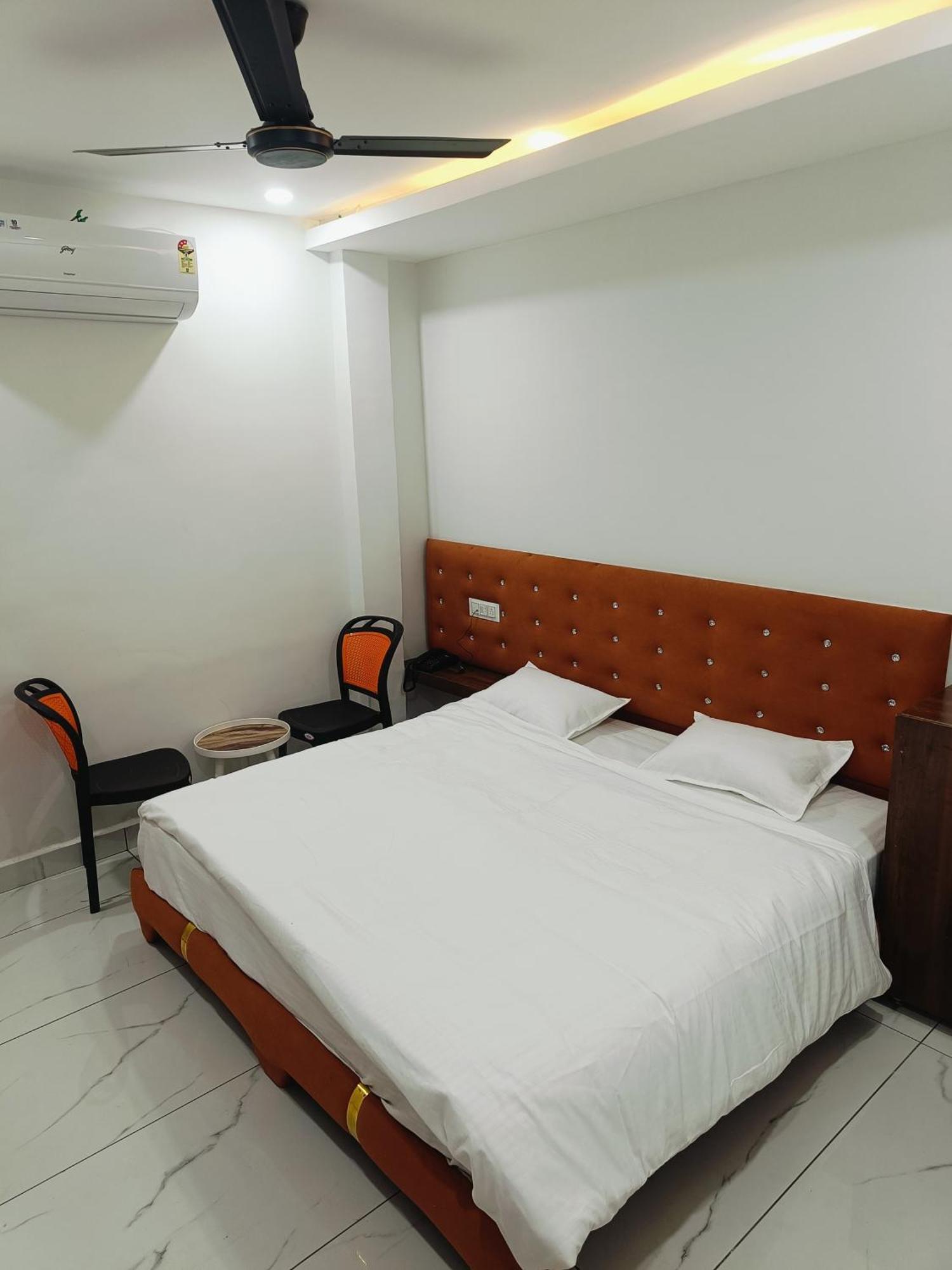 Hotel Shree Kedar Palace Ujjain Zewnętrze zdjęcie